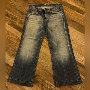 7 For All Mankind Women's Faded Blue Cropped Jeans